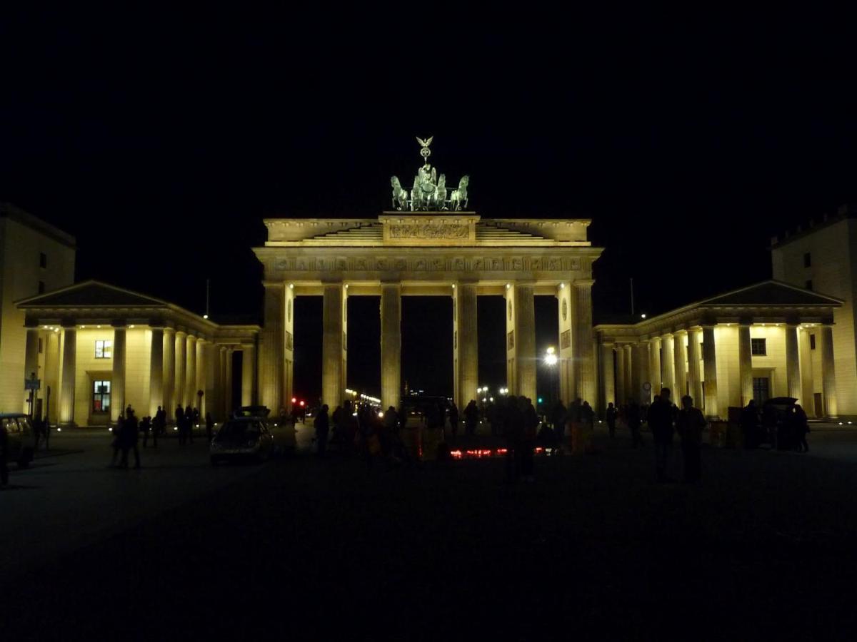 ברלין Apartment&Rooms Near Brandenburg Gate מראה חיצוני תמונה